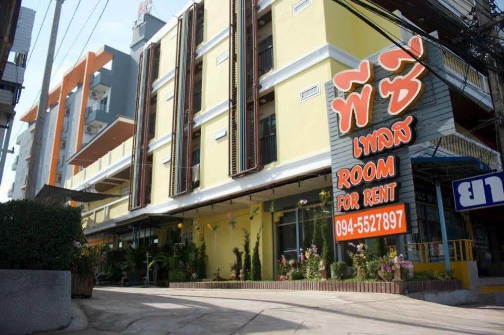 Pc Place Pattaya Buitenkant foto