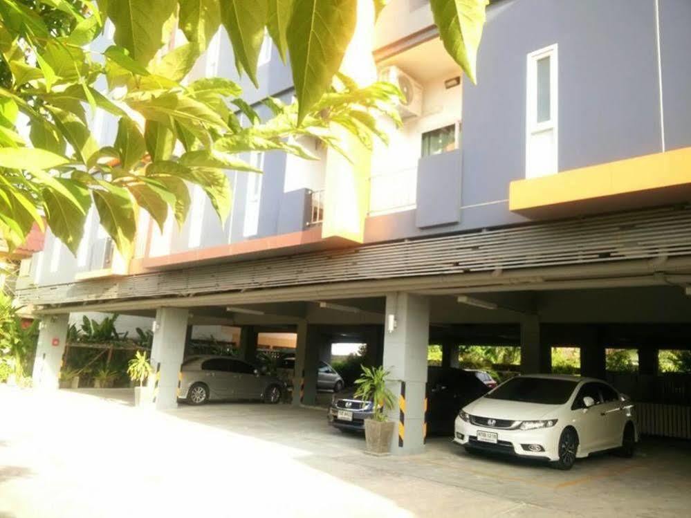 Pc Place Pattaya Buitenkant foto