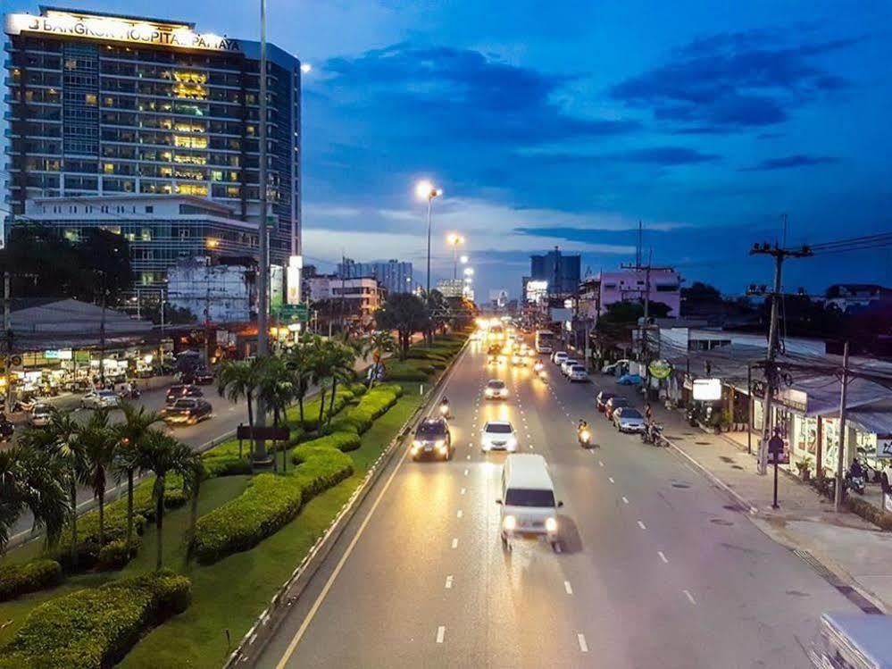 Pc Place Pattaya Buitenkant foto